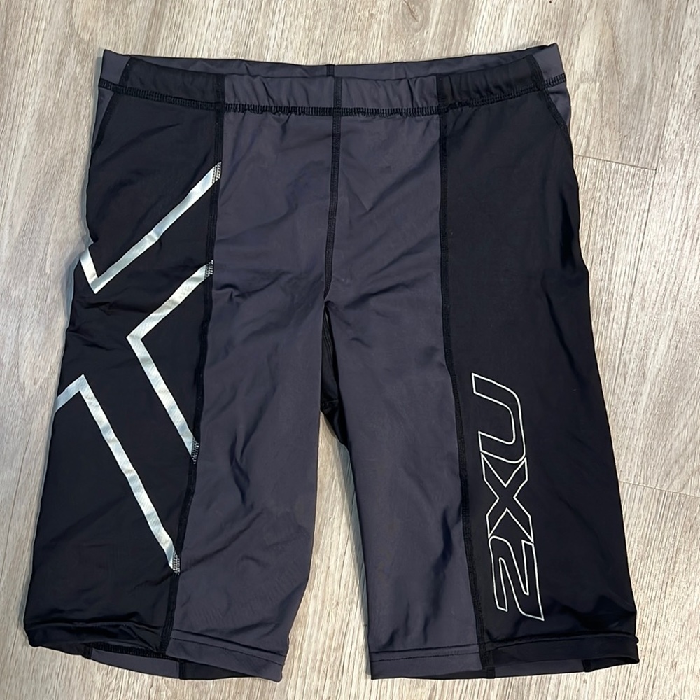 2xu Compression Running Shorts Size Large - image 1
